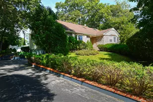 4 Village Hill Dr, Dix Hills, NY 11746 - Photo 3