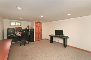 4 Village Hill Dr, Dix Hills, NY 11746 - Photo 37