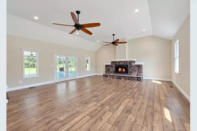 19 Victoria Lane, Manorville, NY 11949 - Photo 5
