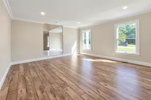 19 Victoria Ln, Manorville, NY 11949 - Photo 15