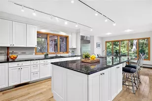 4 Parkwood Dr, Great Neck, NY 11023 - Photo 3