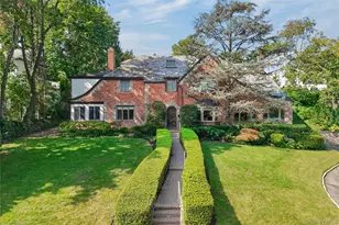 4 Parkwood Dr, Great Neck, NY 11023 - Photo 45