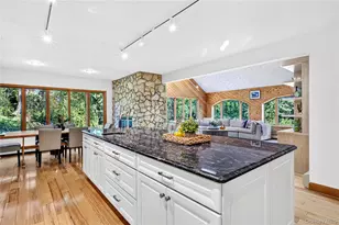 4 Parkwood Dr, Great Neck, NY 11023 - Photo 5