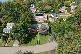 4 Parkwood Dr, Great Neck, NY 11023 - Photo 41