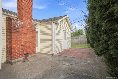 46 Woodbine Drive E, Hicksville, NY 11801 - Photo 29