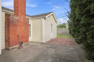 46 Woodbine Dr E, Hicksville, NY 11801 - Photo 29