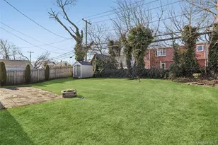22 Shelter Ln, Levittown, NY 11756 - Photo 13