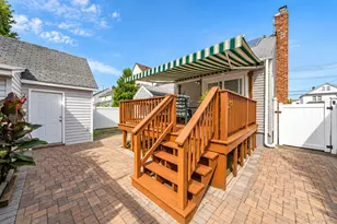 67 Holly Ave, Hempstead, NY 11550 - Photo 17