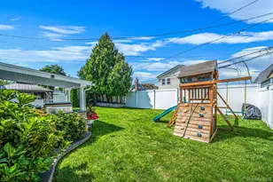 2115 Randall Ave, East Meadow, NY 11554 - Photo 37