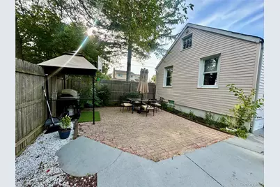 302 McCall Avenue, West Islip, NY 11795 - Photo 9