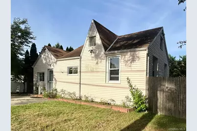 302 McCall Avenue, West Islip, NY 11795 - Photo 1
