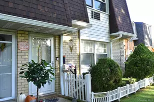 10 Glen Hollow Dr, Holtsville, NY 11742 - Photo 3