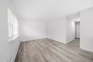 9 Carson Ln, Medford, NY 11763 - Photo 5