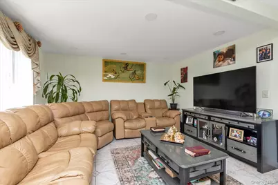 15 Hudson Avenue, Valley Stream, NY 11580 - Photo 3