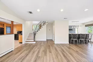 3 Avelaine Ct, Babylon, NY 11702 - Photo 3