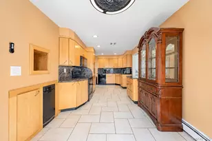 3 Avelaine Ct, Babylon, NY 11702 - Photo 5