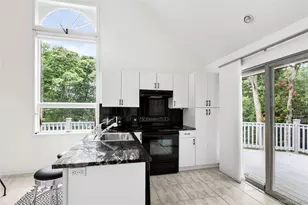 422 Montauk Hwy, Southampton, NY 11968 - Photo 17
