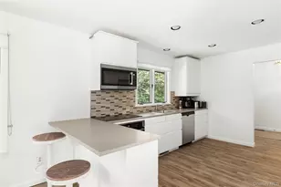 422 Montauk Hwy, Southampton, NY 11968 - Photo 7