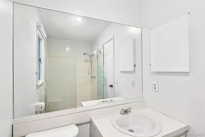 422 Montauk Highway, Southampton, NY 11968 - Photo 21