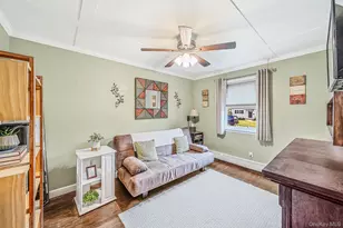 60 Westwood Ave, Deer Park, NY 11729 - Photo 21