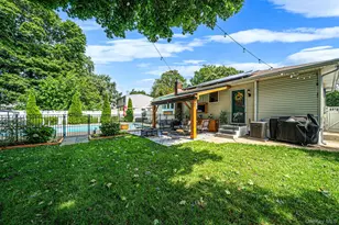 60 Westwood Ave, Deer Park, NY 11729 - Photo 7