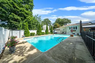 60 Westwood Ave, Deer Park, NY 11729 - Photo 3
