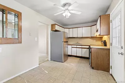 2719 Connecticut Avenue, Medford, NY 11763 - Photo 5