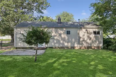 2719 Connecticut Avenue, Medford, NY 11763 - Photo 21