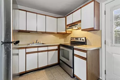 2719 Connecticut Avenue, Medford, NY 11763 - Photo 7