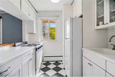 200 Merrick Road #L, Amityville, NY 11701 - Photo 5