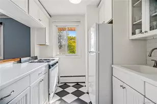 200 Merrick Rd, Amityville, NY 11701 - Photo 5