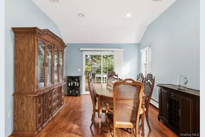 4 Joyces Way, Bay Shore, NY 11706 - Photo 15