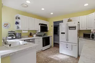 4 Joyces Way, Bay Shore, NY 11706 - Photo 13