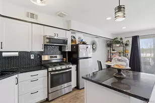 33 Fairview Cir, Middle Island, NY 11953 - Photo 11