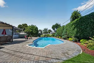 53 Burlington Ave, Deer Park, NY 11729 - Photo 15