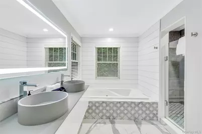 117 Montauk Boulevard, East Hampton, NY 11937 - Photo 21