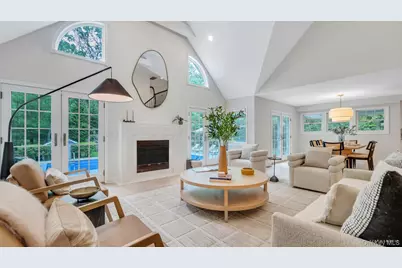 117 Montauk Boulevard, East Hampton, NY 11937 - Photo 7