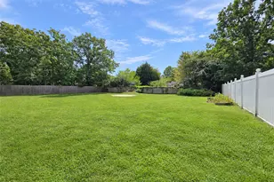 6 Gordal Ln, Coram, NY 11727 - Photo 21
