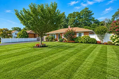 542 Agamemnon Avenue, Bellport, NY 11713 - Photo 3