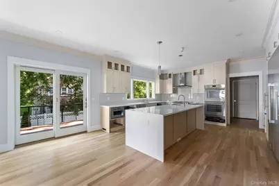59 Myrtle Boulevard, Larchmont, NY 10538 - Photo 3