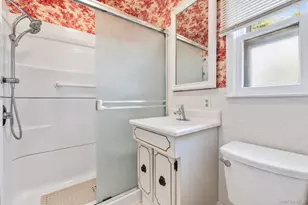 564 Richmond Rd, East Meadow, NY 11554 - Photo 17