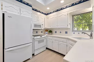 564 Richmond Rd, East Meadow, NY 11554 - Photo 11