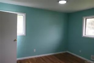 1703 Manatuck Blvd, Bay Shore, NY 11706 - Photo 15