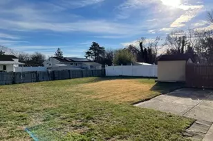 1703 Manatuck Blvd, Bay Shore, NY 11706 - Photo 17