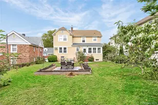 12 Pulaski Pl, Port Washington, NY 11050 - Photo 23