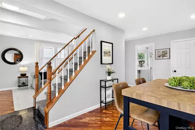 12 Pulaski Place, Port Washington, NY 11050 - Photo 7