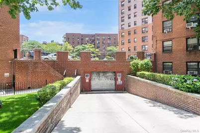99-32 66 Road #5W, Rego Park, NY 11374 - Photo 19