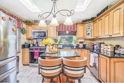 204 W 3rd Street, Deer Park, NY 11729 - Photo 15