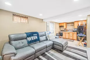 204 W 3rd St, Deer Park, NY 11729 - Photo 37