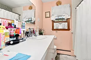 124 E Woodside Ave, Patchogue, NY 11772 - Photo 15